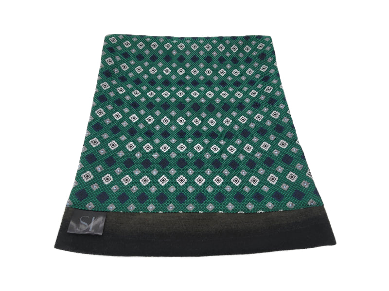 Green diamond patterned double sided neck scarf