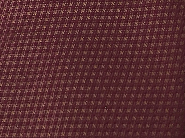 Maroon-toned houndstooth patterned tie