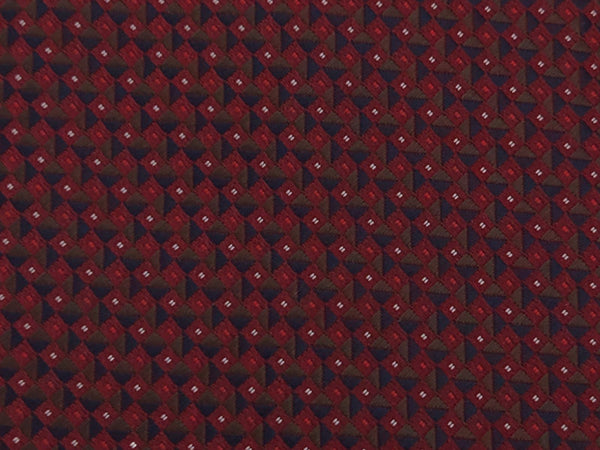 Maroon-toned patterned tie