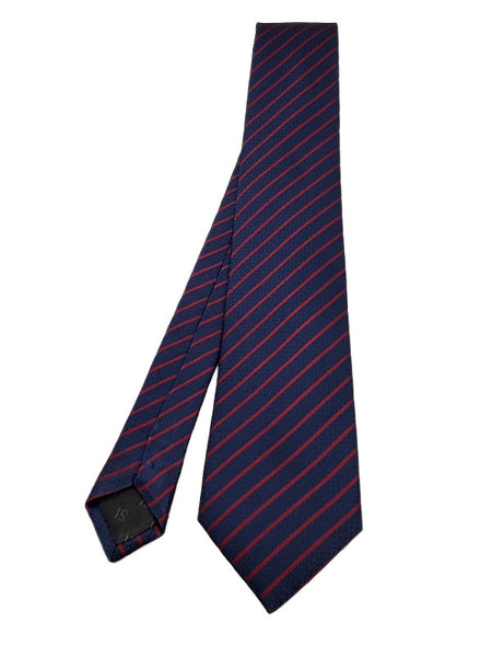 Red single striped tie